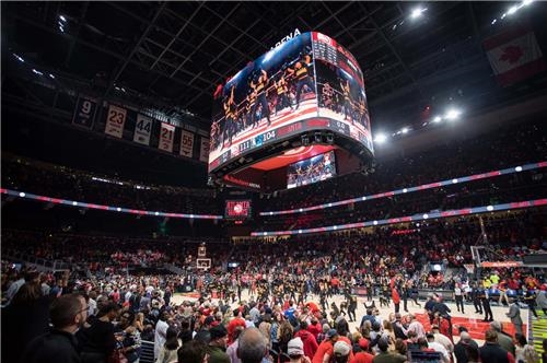 "NBA 경기장에 등장한 삼성"…초대형 스마트LED 스크린 설치