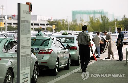 '가뜩이나 힘든데…' 수년간 묶인 전국 택시요금 인상 '들썩'