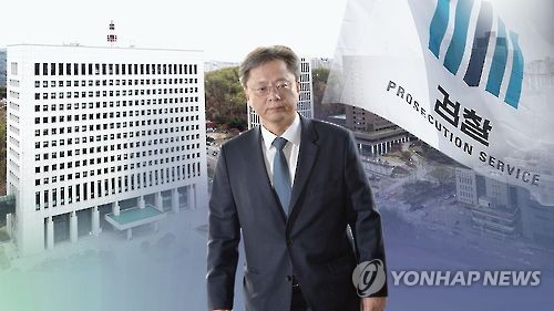 검찰, '전관' 우병우 압수영장 4차례 반려…사건무마 수사 제동