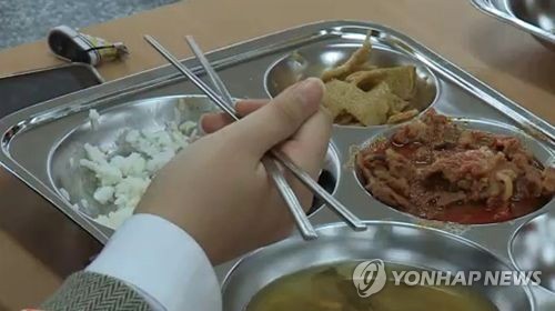 서울 고교·사립초 '무상급식'…"2021년까지 전 학교 확대"