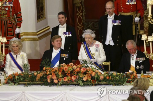 英여왕, 브렉시트 첫 공개석상 언급 "유럽과 새 파트너십"