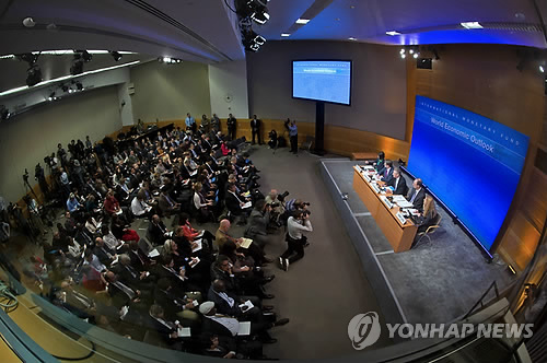 신흥국, 외자유출 공포에 장기성장 저당 잡힌다