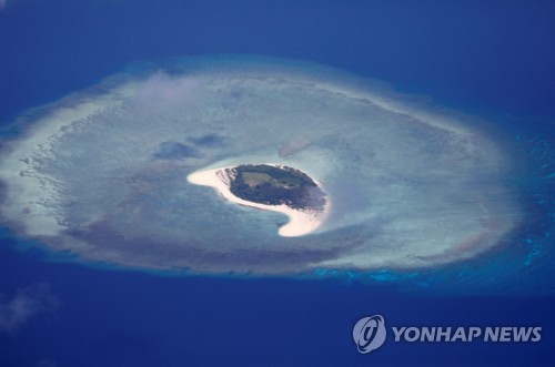 미중 군사갈등 속 美해군 구축함, 남중국해 근접 항해