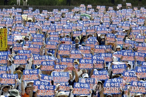 아베 '친정체제' 개각에 차가운 日여론…8%만 "기대 높아졌다"