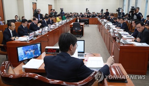 국감 개막…여야, '5·24조치 해제 검토·부동산대책' 충돌