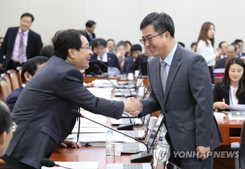 오늘 경제분야 대정부질문…심재철·김동연 '대면 공방' 예상