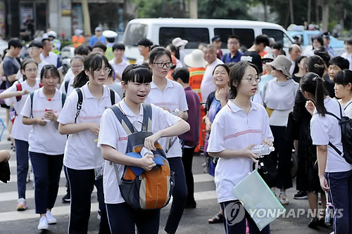 "소비는 무슨"…中 중산층도 사교육비에 허리 휜다