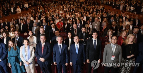 박원순 "사회적경제는 대안 아닌 새 물결"…스페인서 총회 주재