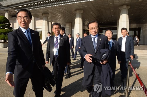 10·4행사 방북단 평양 도착…北 리선권 "기쁜 방문 될 것"