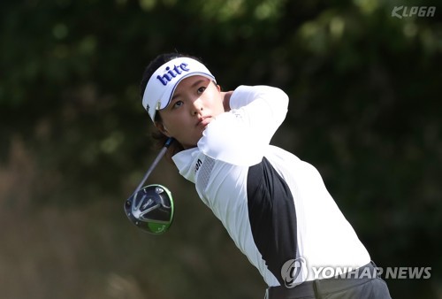 LPGA 투어 신인왕 고진영 "한국 투어에서는 못 받았는데…"