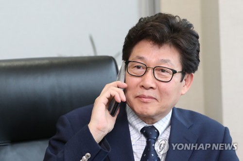 "조명래, KEI원장 업무와 무관한 활동으로 2500만원 소득"