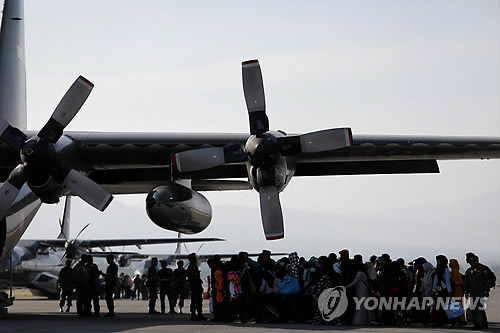 구호물자 실은 한국 공군기, 내일 인니 재난현장 도착