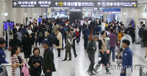 제주 태풍 영향권 벗어나…항공편 운항 점차 정상화