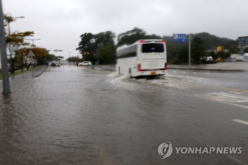 태풍 '콩레이' 243㎜ 폭우·초당 28ｍ 강풍…강원 곳곳 할퀴어