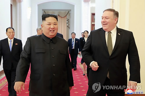 日, 폼페이오 방북에 '납치문제진전' 기대감…종전선언엔 '경계'