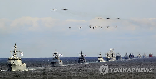 日외무성, 韓관함식서 이순신 장군 상징기 게양에 "유감" 항의