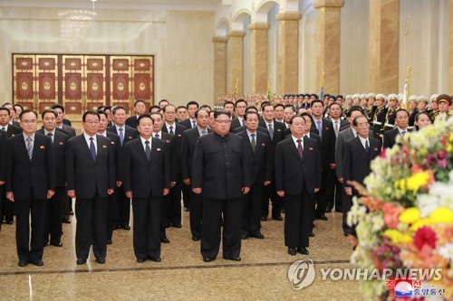 양지에 오른 북한권력 중추 노동당 조직지도부…김정은 공개보좌