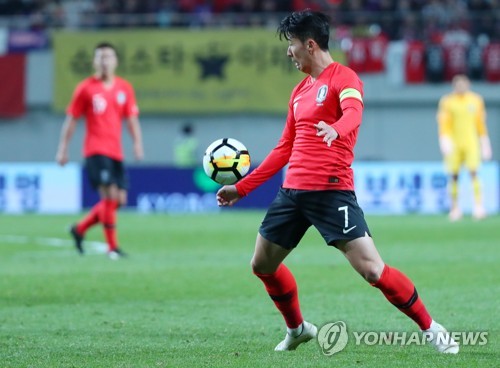 황의조·정우영 '골골'…한국 축구, 36년 만에 우루과이에 첫승