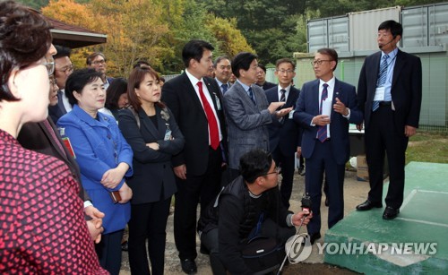 [국감현장] "비정규직 문제에 관심을" 연구자 울먹여