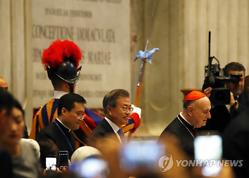 문대통령, 교황청 한반도평화미사 참석…"평화 기필코 이루겠다"