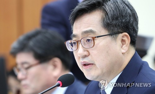 김동연 "탄력근로제·특별연장근로 등에 예외 허용해야"