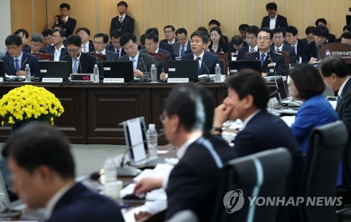 [국감현장] 여야 "동남권 경기악화 심각…지원책 마련해야" 한목소리