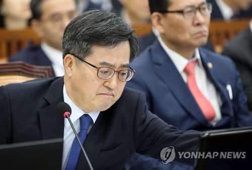 김동연 "일자리 늘릴 수 있다면 내 거취가 대수겠나"