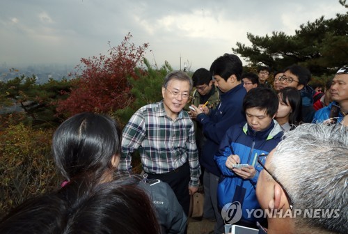 문 대통령, 남은 두 달 양대 국정 초점 '평화프로세스·민생경제'