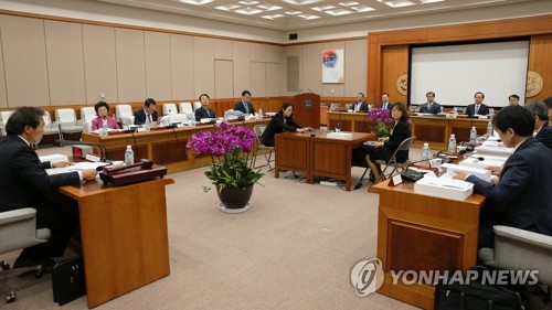 국정원 "北 영변 핵시설 참관단 방문 대비 움직임 포착"