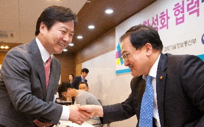 블록체인·가상화폐 분리 '베니스의 상인' 요구하는 정부