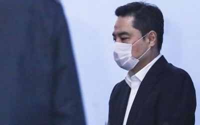 '소송취하서 위조' 강용석 법정구속·징역 1년에 즉각 항소