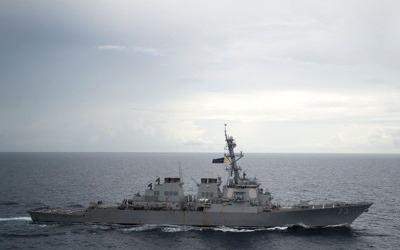 미중 군사갈등 속 美해군 구축함, 남중국해 근접 항해