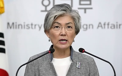 강경화 "폼페이오 방북때, 비핵화 구체적 협의 기대"