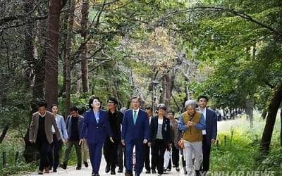 문 대통령, 한글날 세종대왕릉 방문…24년 만에 현직 대통령 참배