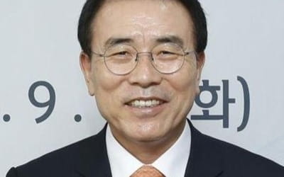 '신한은행 채용비리' 조용병 영장심사…구속여부 밤늦게 결정