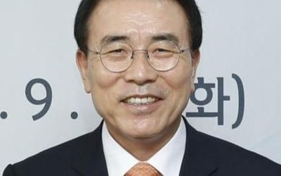 '신한은행 채용비리' 조용병 회장 영장심사 출석…묵묵부답