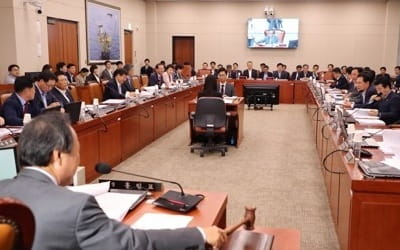 야당 의원들, 산업부 국감서 탈원전 정책 총공세