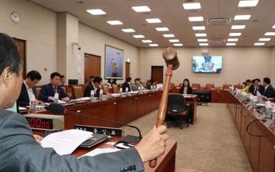 탈원전 갑론을박…민주 "세계적 추세", 한국 "에너지안보 포기"