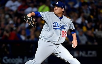 '마일리와 재격돌' 류현진, 팀 명운 걸고 NLCS 6차전 등판