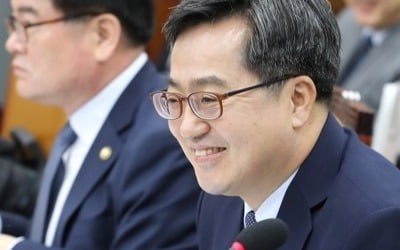 김동연 "탄력근로제·특별연장근로 등에 예외 허용해야"