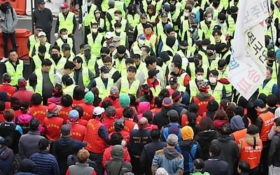 노량진 옛 수산시장 4차 강제집행 또 무산…상인-집행관 '충돌'