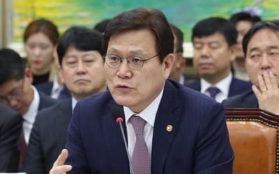 금융위원장 "제재해제·예외승인 받아야 북한에 은행지점 개설"