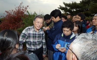 문 대통령, 남은 두 달 양대 국정 초점 '평화프로세스·민생경제'