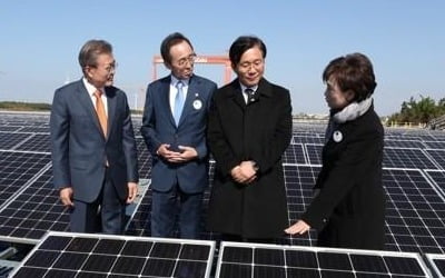 문대통령 "지역제조업 악화→경제 어려움…지역경제 살리기부터"