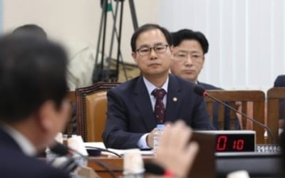 선관위 "지구당 되살리고 카지노 블랙잭권자 연령 18세로 낮추자"