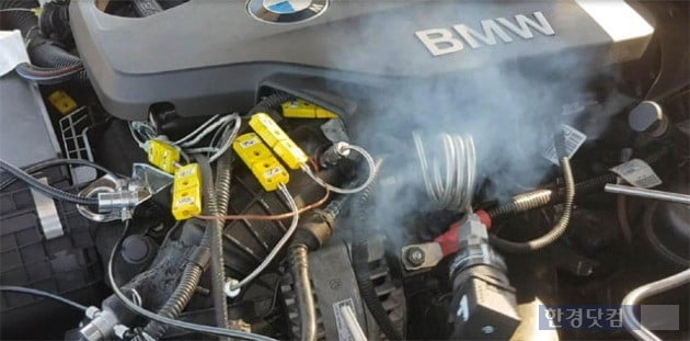 BMW 차량 화재 원인을 조사하는 민관합동조사단의 차량 화재 실험 모습. (사진=교통안전공단)