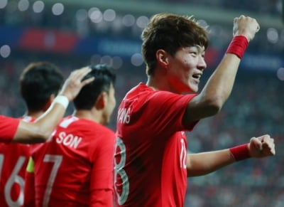 황의조 빛났다…한국 축구, 호주와 친선전 1-1 무승부