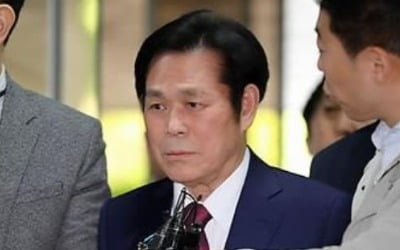 '여신도 상습 성폭행' 이재록 목사 징역 15년 선고…혐의 완강히 부인