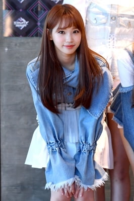 [포토] 아이즈원 김채원, '눈부신 꽃미모~'