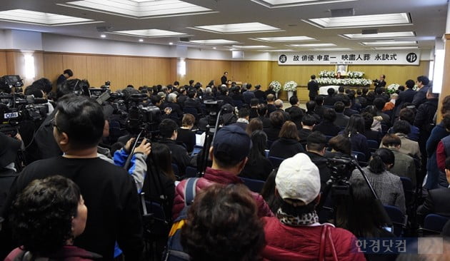 [포토] 한국 영화의 큰 별 故 신성일 영결식 엄수